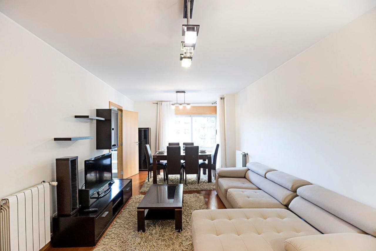 2Br Flat By Metro W/ Free Parking By Lovelystay Vila Nova de Gaia Exteriör bild