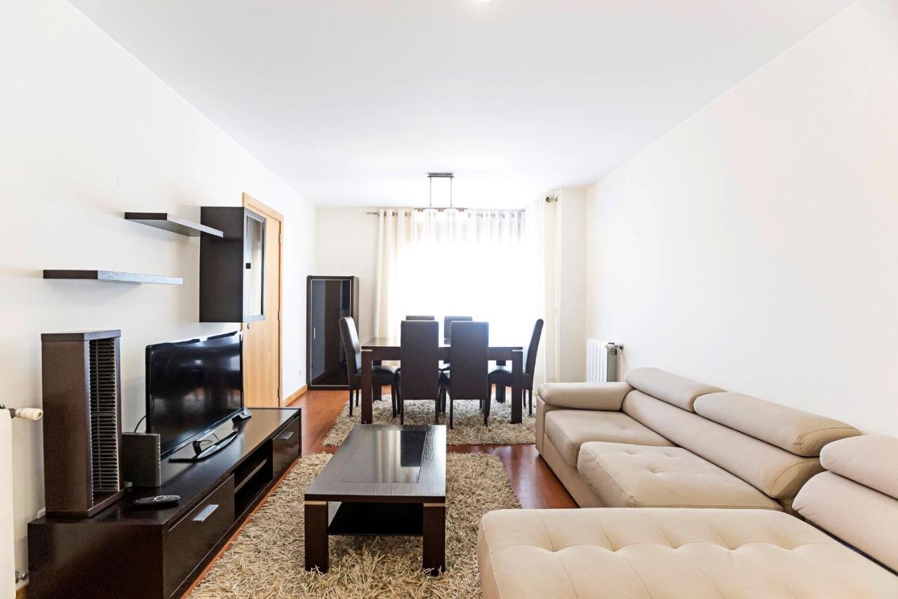 2Br Flat By Metro W/ Free Parking By Lovelystay Vila Nova de Gaia Exteriör bild