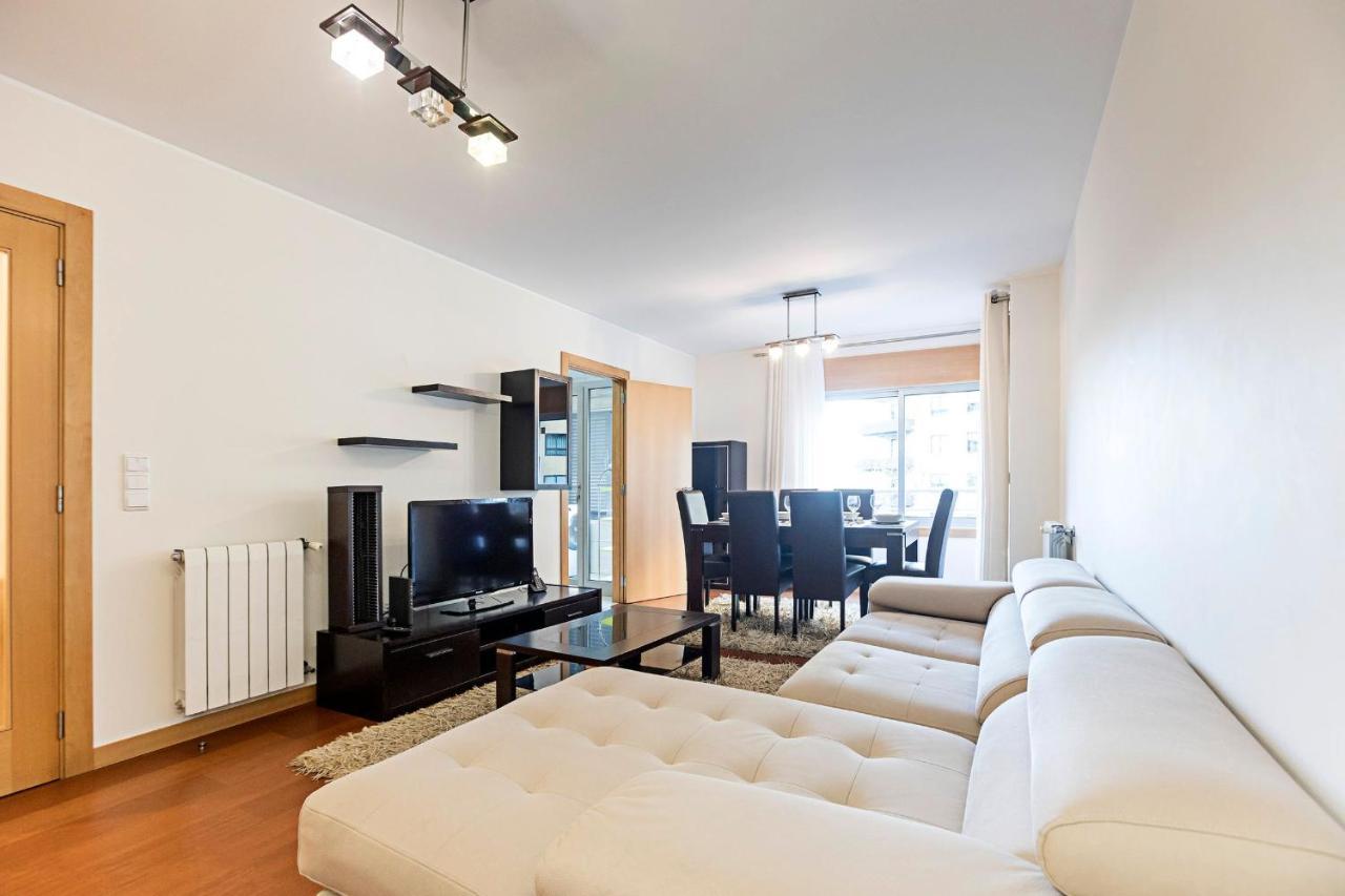 2Br Flat By Metro W/ Free Parking By Lovelystay Vila Nova de Gaia Exteriör bild