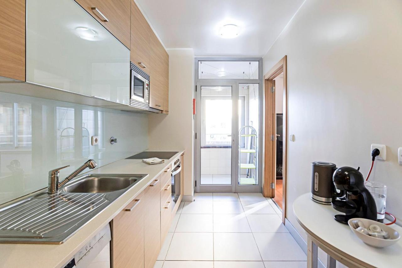 2Br Flat By Metro W/ Free Parking By Lovelystay Vila Nova de Gaia Exteriör bild
