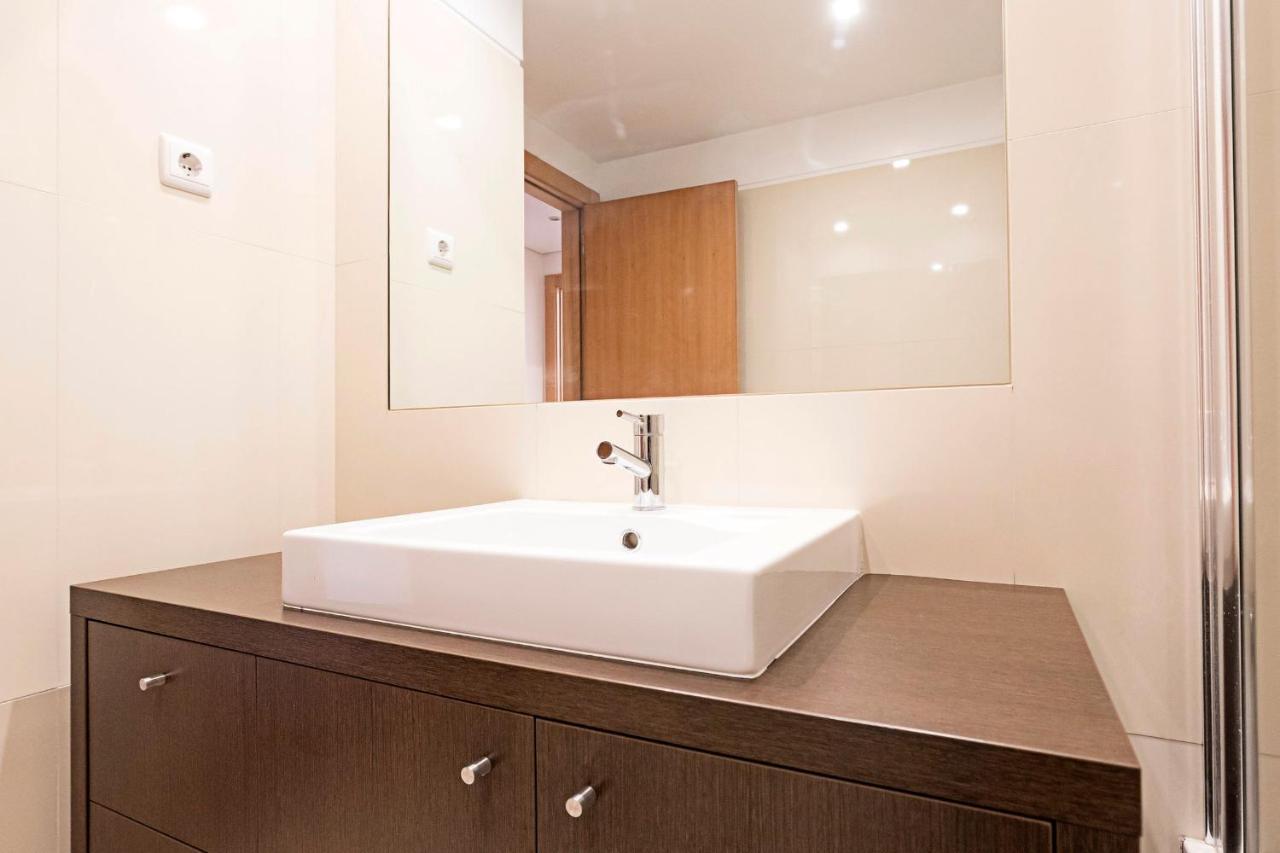 2Br Flat By Metro W/ Free Parking By Lovelystay Vila Nova de Gaia Exteriör bild