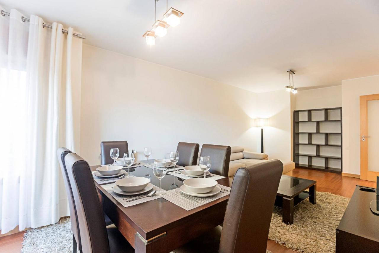 2Br Flat By Metro W/ Free Parking By Lovelystay Vila Nova de Gaia Exteriör bild