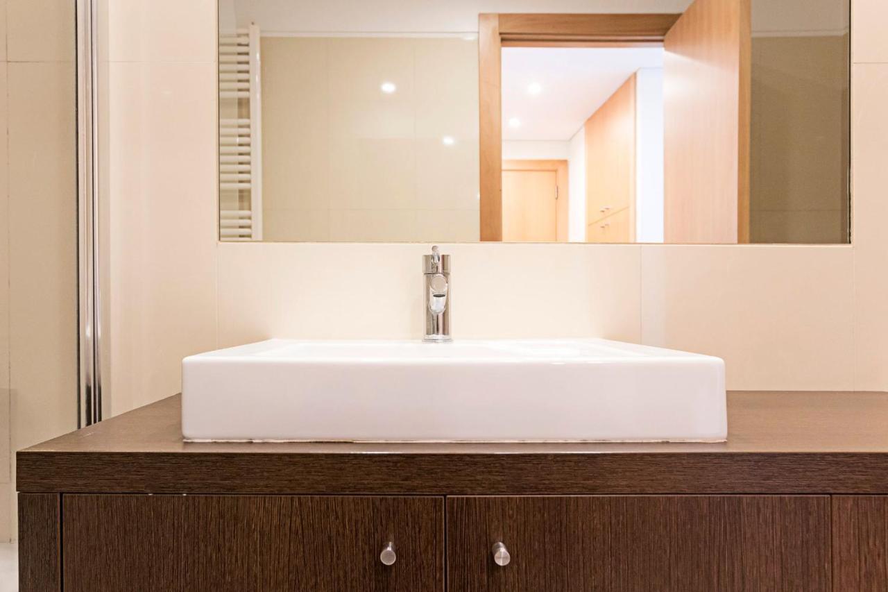2Br Flat By Metro W/ Free Parking By Lovelystay Vila Nova de Gaia Exteriör bild